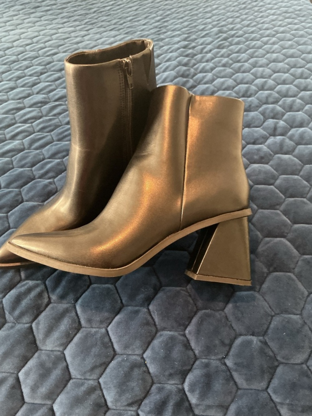 Women's Black Pointed Toe Block Heel Ankle Boots